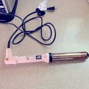 L'ange Hair Ondulé Curling Wand 1.25 inch blush pink rotating barrel